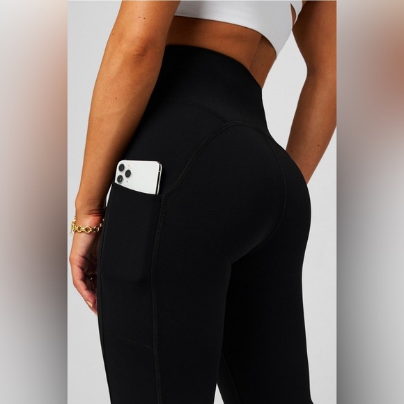 Fabletics Cold Weather Pocketed High-Waisted Mini Flare Sz large black leggings - Picture 4 of 7